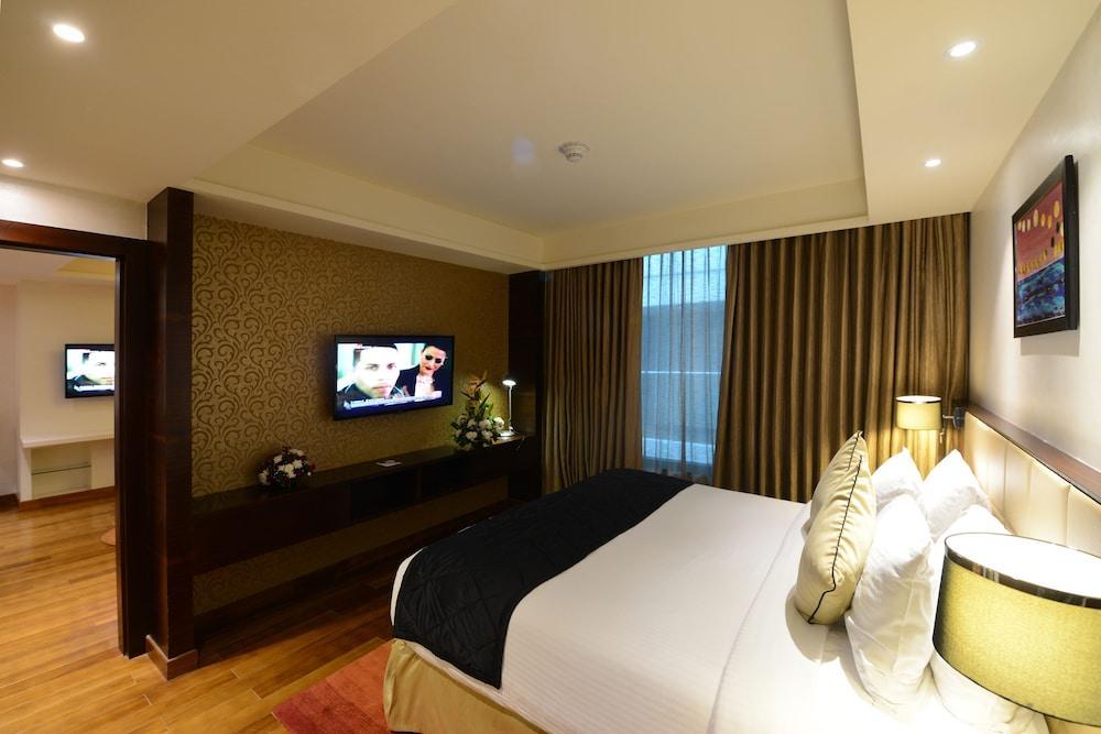 Howard Johnson By Wyndham, Hebbal, Bengaluru Exteriör bild