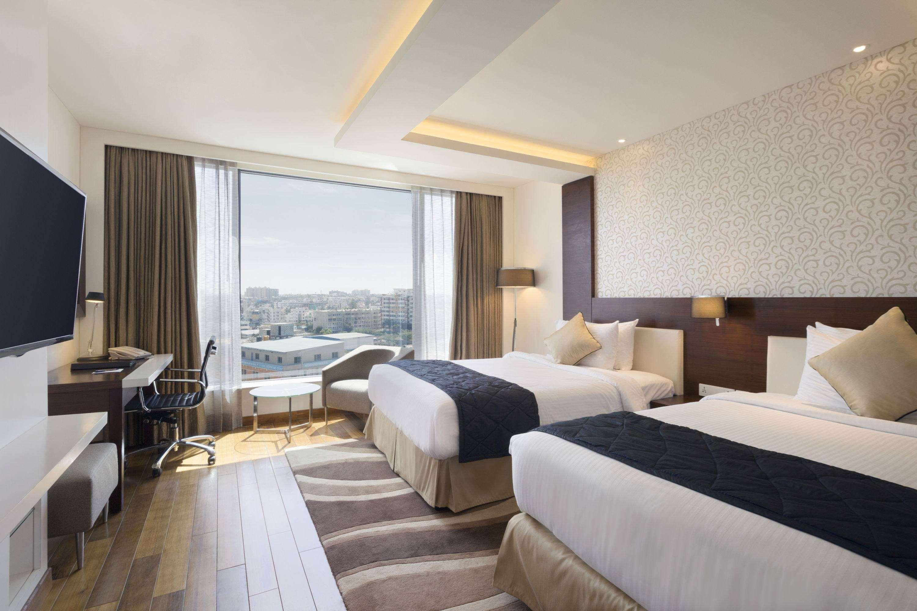 Howard Johnson By Wyndham, Hebbal, Bengaluru Exteriör bild
