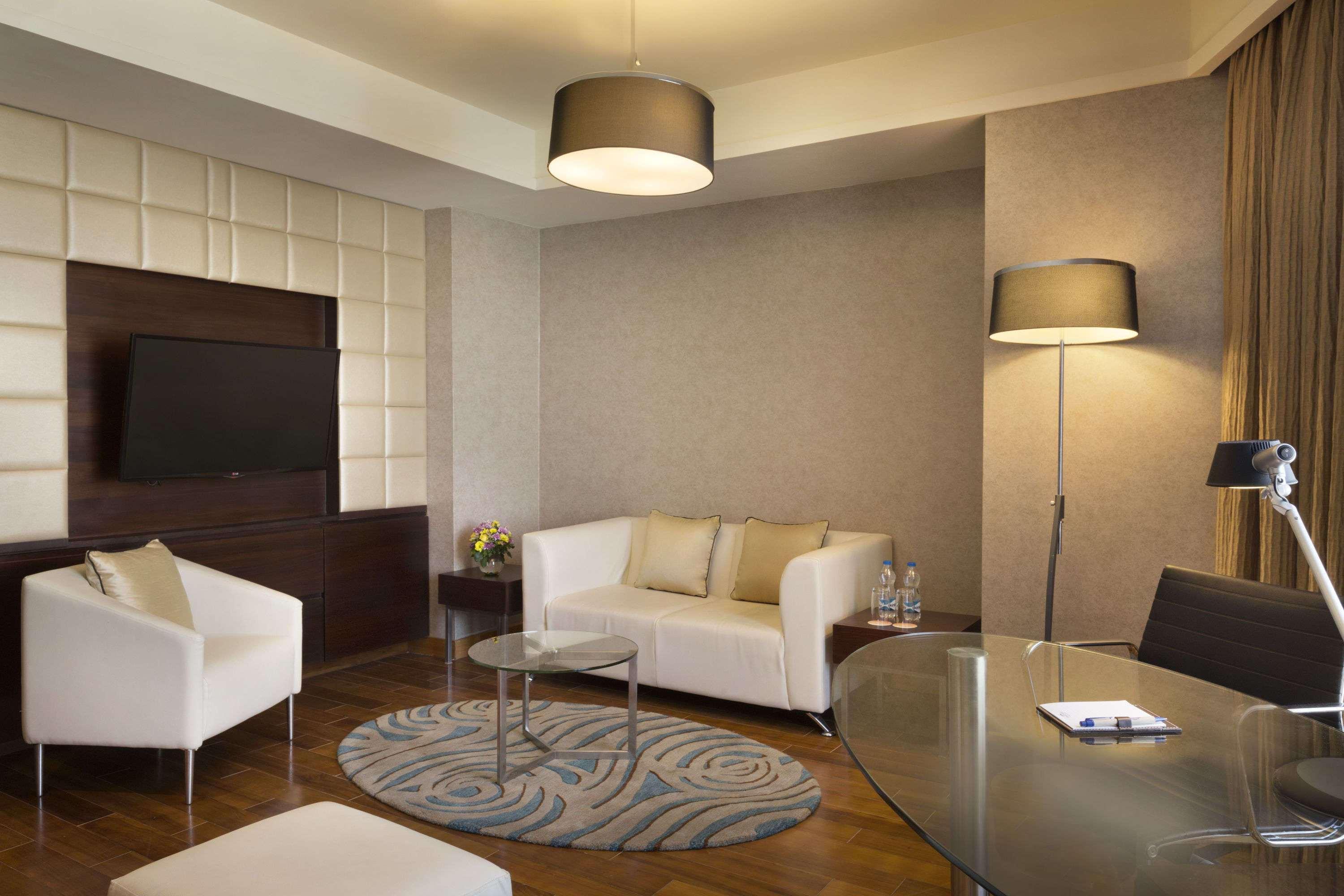 Howard Johnson By Wyndham, Hebbal, Bengaluru Exteriör bild