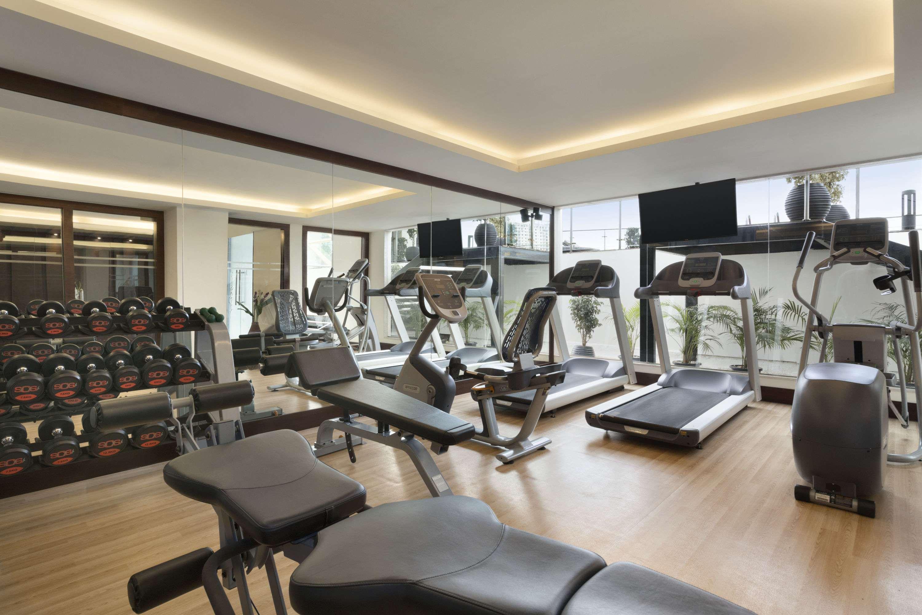 Howard Johnson By Wyndham, Hebbal, Bengaluru Exteriör bild