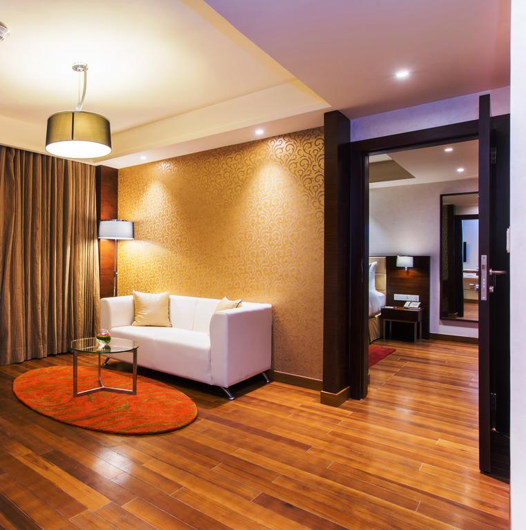 Howard Johnson By Wyndham, Hebbal, Bengaluru Exteriör bild