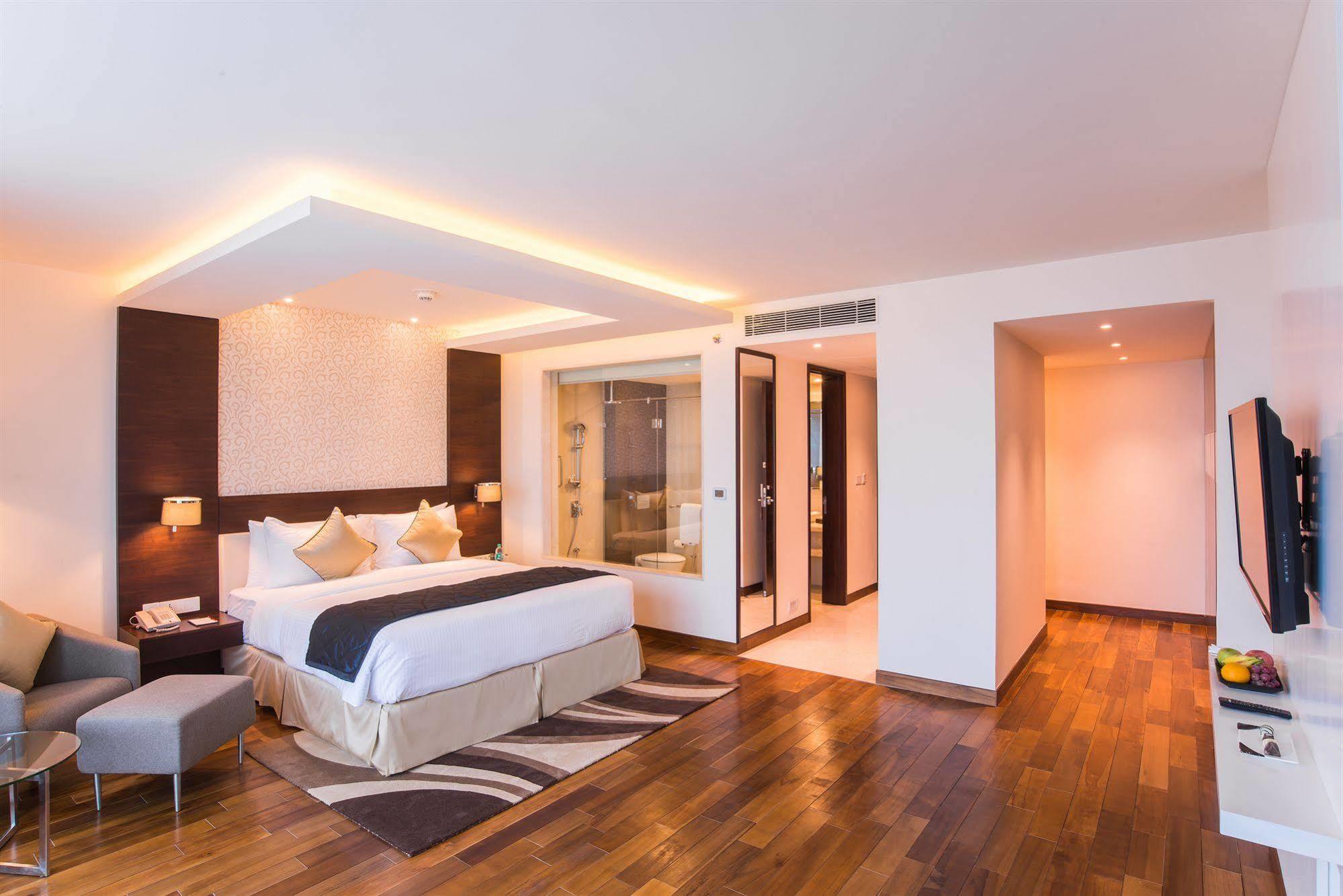 Howard Johnson By Wyndham, Hebbal, Bengaluru Exteriör bild
