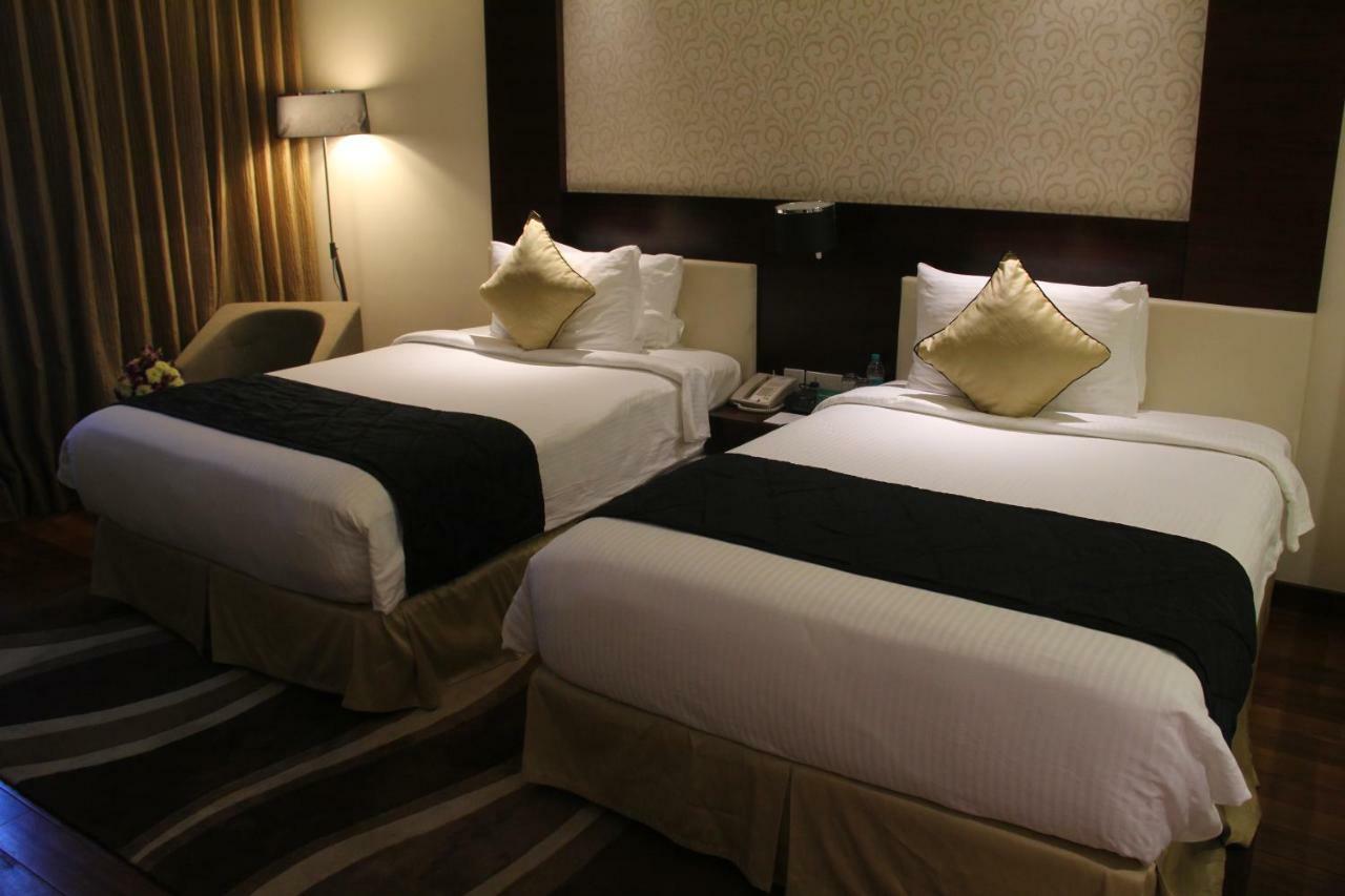 Howard Johnson By Wyndham, Hebbal, Bengaluru Exteriör bild