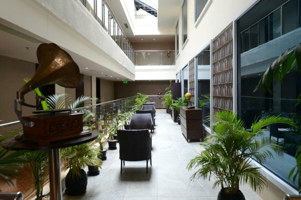 Howard Johnson By Wyndham, Hebbal, Bengaluru Exteriör bild