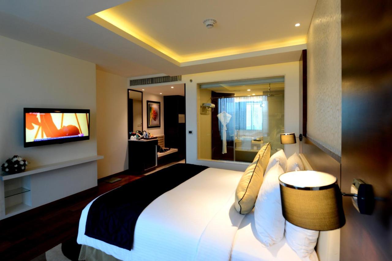 Howard Johnson By Wyndham, Hebbal, Bengaluru Exteriör bild