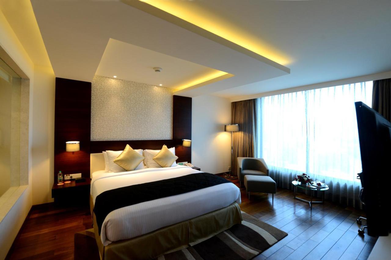 Howard Johnson By Wyndham, Hebbal, Bengaluru Exteriör bild